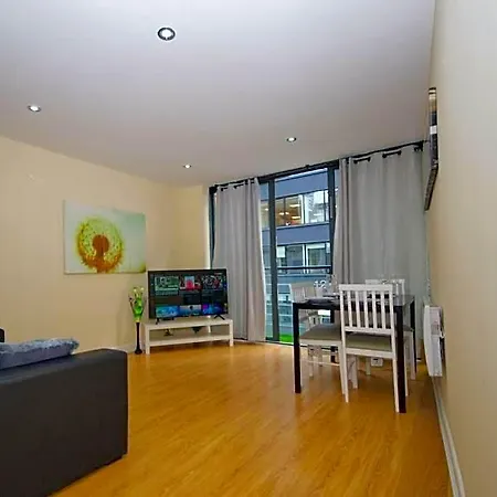 Alluring 2 Bedroom Centre Apartment- Self Check-in,balconied Apartment *