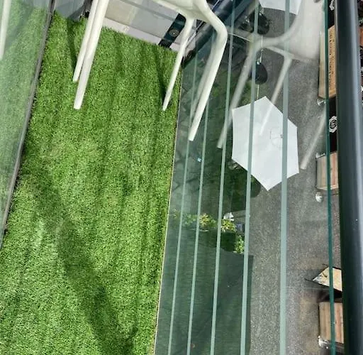 Alluring 2 Bedroom Centre Apartment- Self Check-in,balconied Apartment Leeds (West Yorkshire)