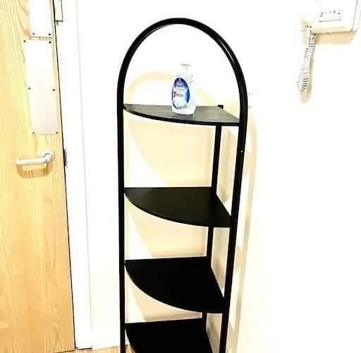 Apartment Alluring 2 Bedroom Centre Apartment- Self Check-in,balconied