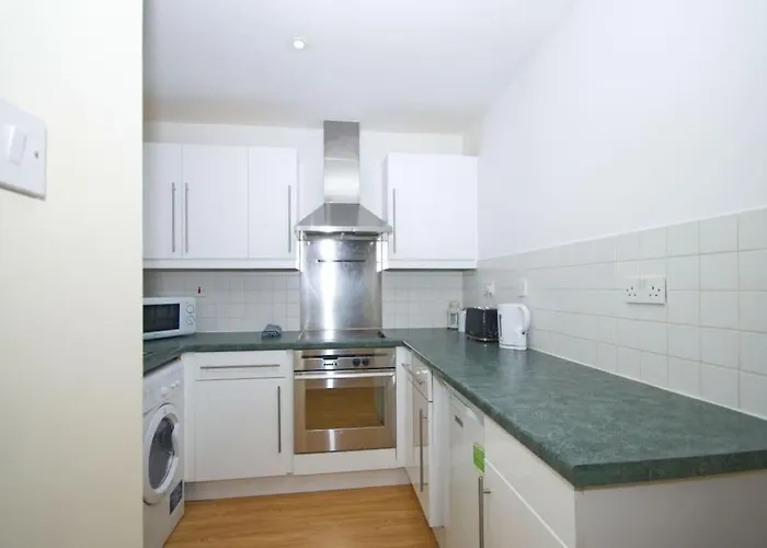 Alluring 2 Bedroom Centre Apartment- Self Check-in,balconied Apartment